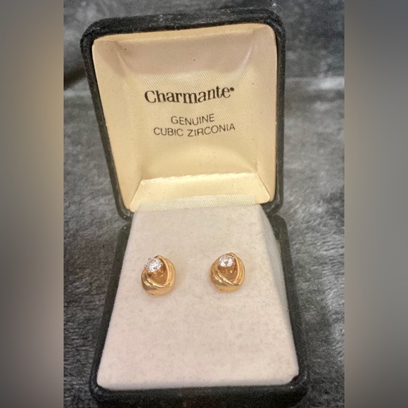 Cubic zirconia earrings. - Picture 4 of 7